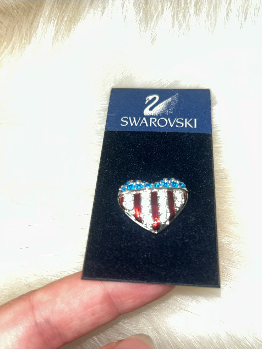 Swarovski "Brave Heart" American flag pin Red, White and Blue Crystals -NWT- - Picture 4 of 9